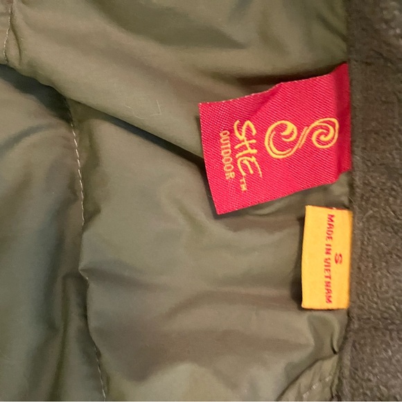 SHE Outdoor Thinsulate Camo Jacket (S) - Picture 3 of 4